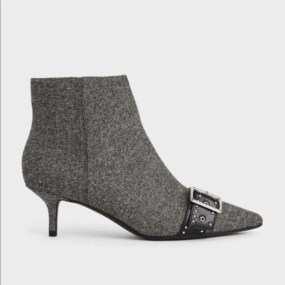 Charles and Keith pin heels US 9 NEW - Picture 1 of 4